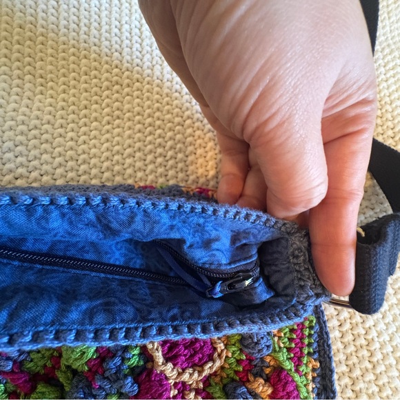 💙Handknit Multicolor Crochet Crossbody Bag Handmade in Vancouver Island - Picture 9 of 13